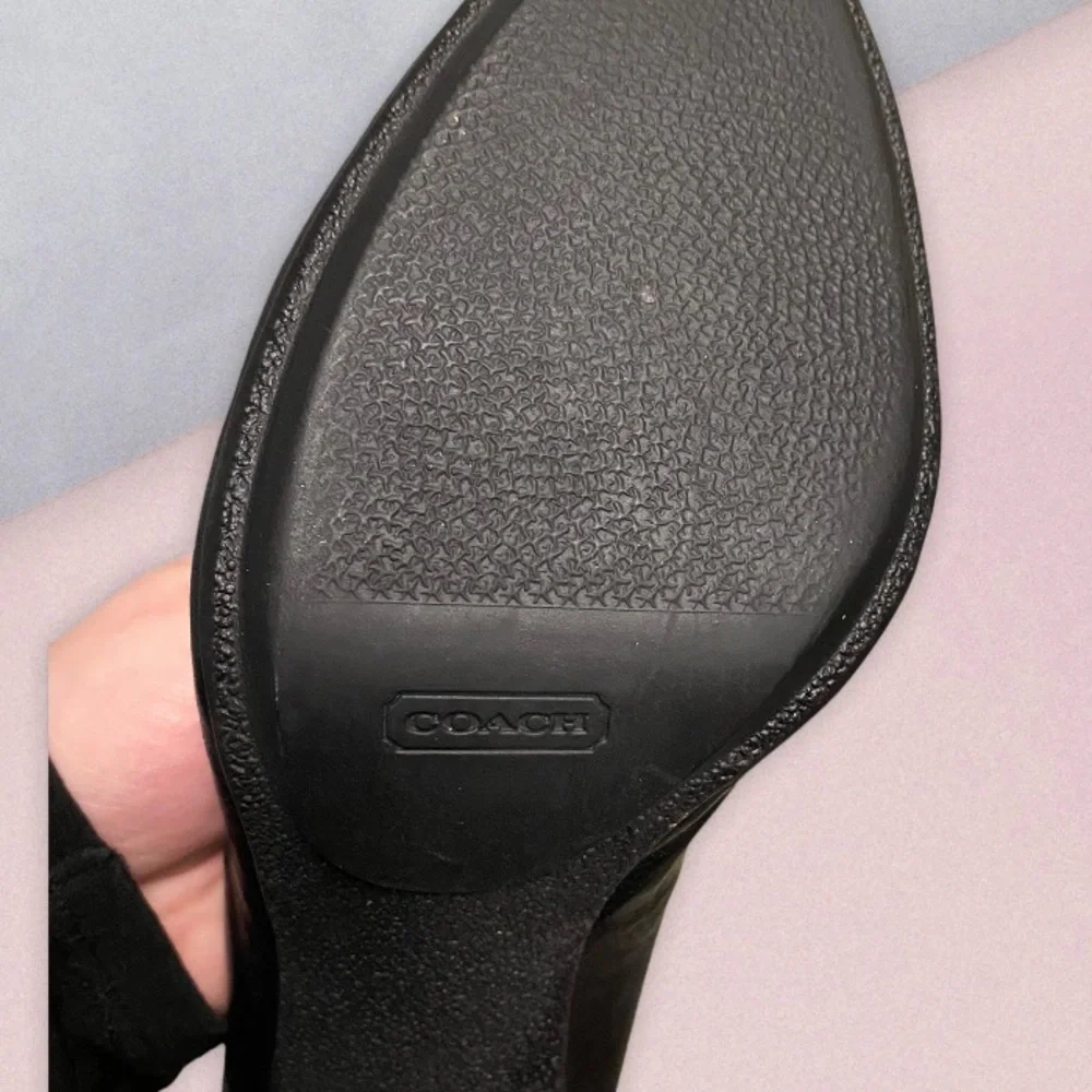 Coach Adra black leather heels, like new! Size 9 - Picture 2 of 8